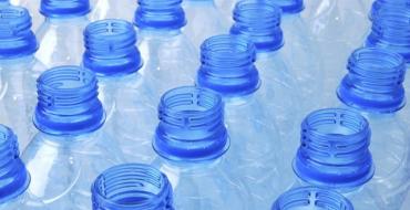 Вред организму и природе от пластиковых бутылок Опасны ли пластиковые бутылки